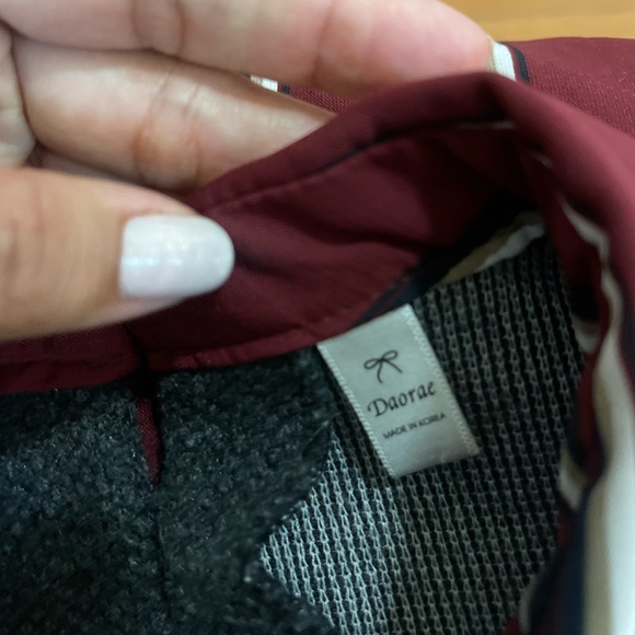 Daorae Gray Solid Sweater Vest With Striped Layered Blouse - Picture 3 of 8